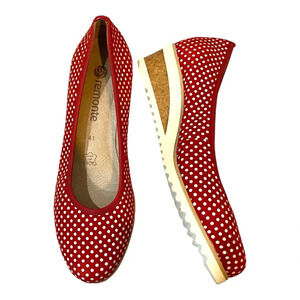 Remote NWOT Red and White Polka dot wedge slip on sandals Size 10-10.5